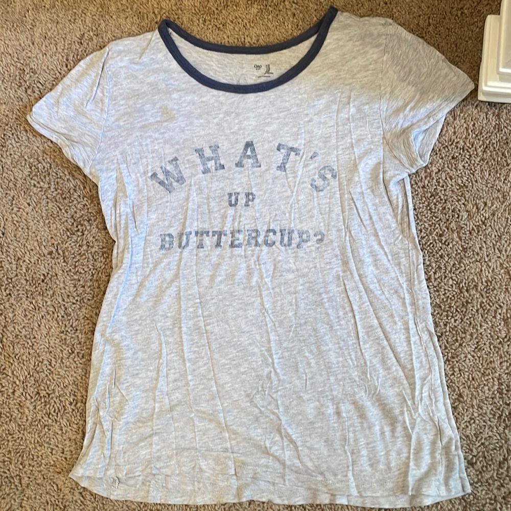 Women’s Gap T-Shirt Size Medium